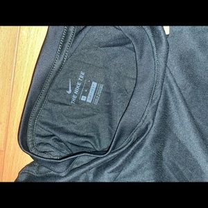 Women’s Nike legend tee